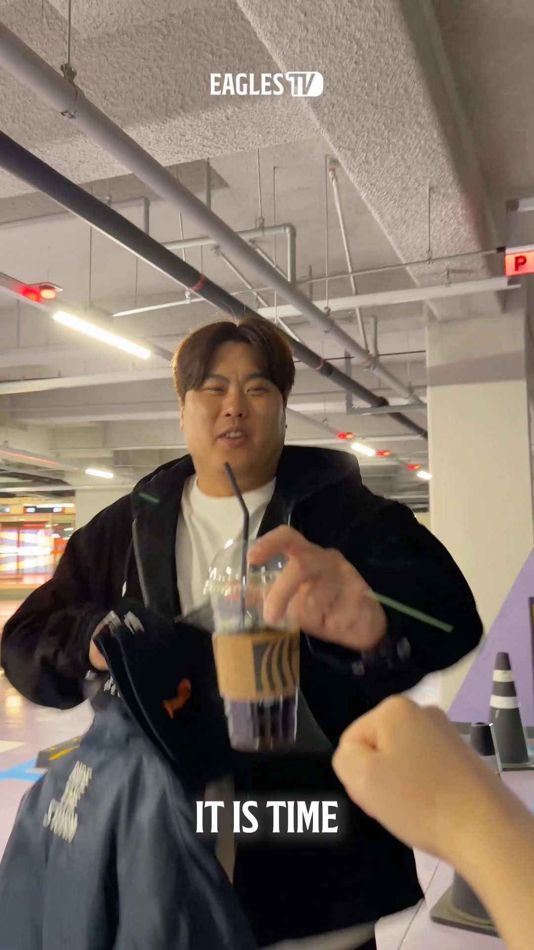 한화이글스팬카페 - 선수단 잠실 출발 #𝑰𝑻_𝑰𝑺_𝑻𝑰𝑴𝑬 - 이미지 1