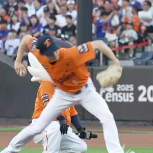 언더핸드로 또 시구 레전드 찍은 정성일