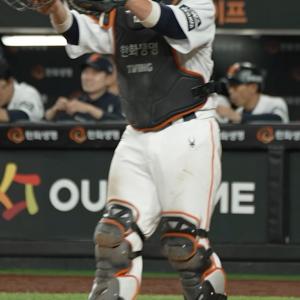 최재훈과 노시환의 눈이 마주치면